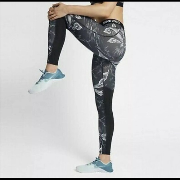 NIKE WOMENS PRO COMBAT FLOWER PRINT BLACK WHITE TRAINING TIGHTS AA1040 010 sz S - Picture 1 of 12